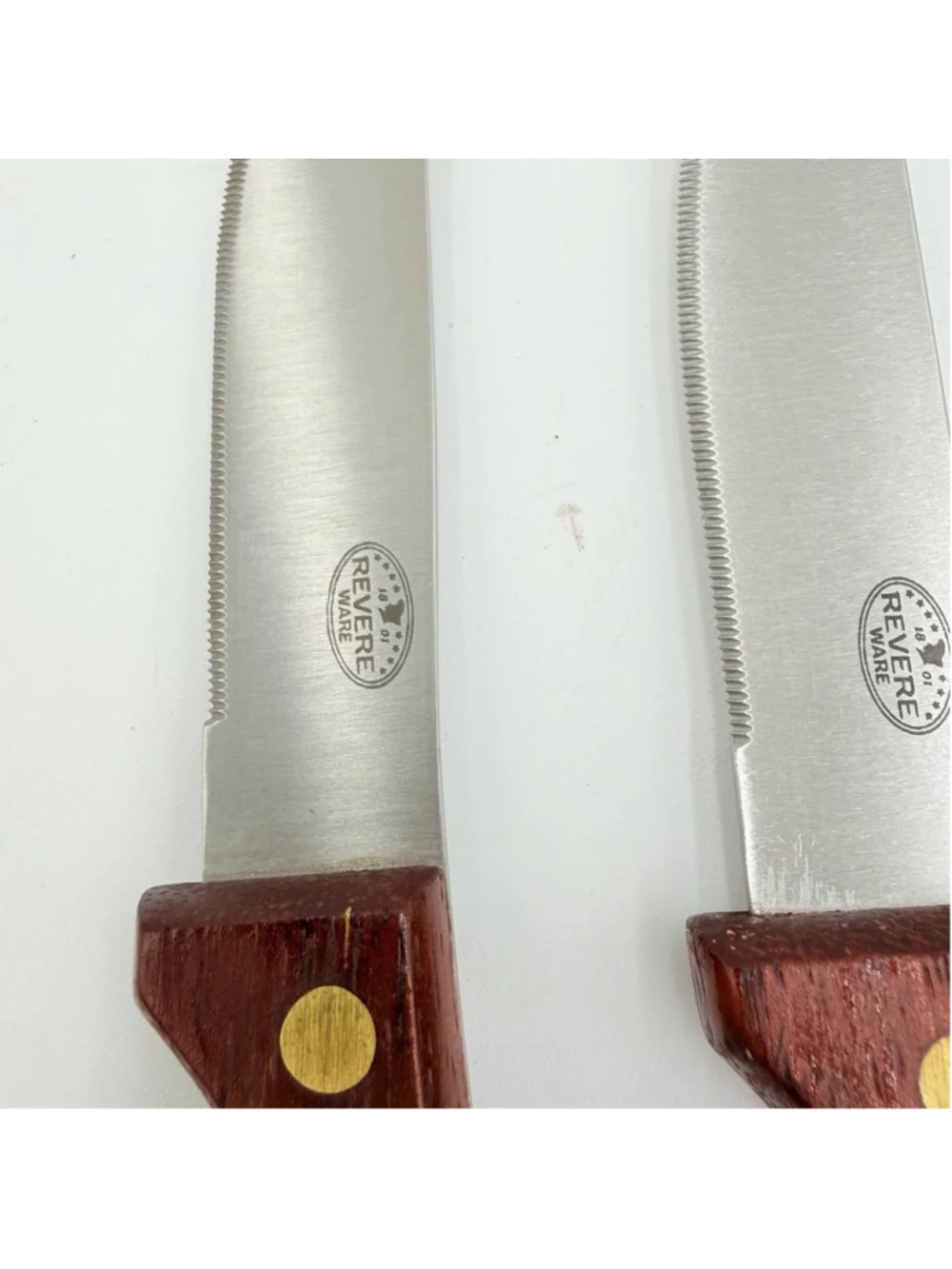 REVERE WARE 1801 Set of 8 STEAK KNIVES Serrated Stainless Wood Handles 9”